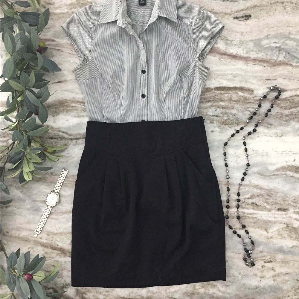 H&M Black mini skirt